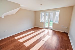 Lounge/Diner- click for photo gallery